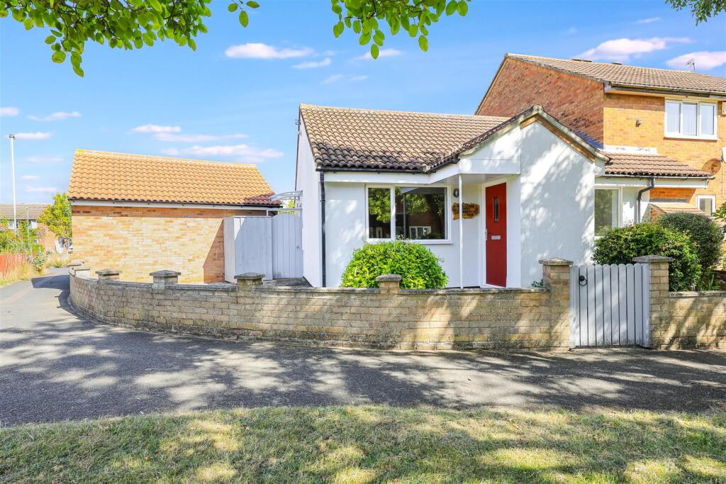 Main image of property: Cobholm Place, Cambridge