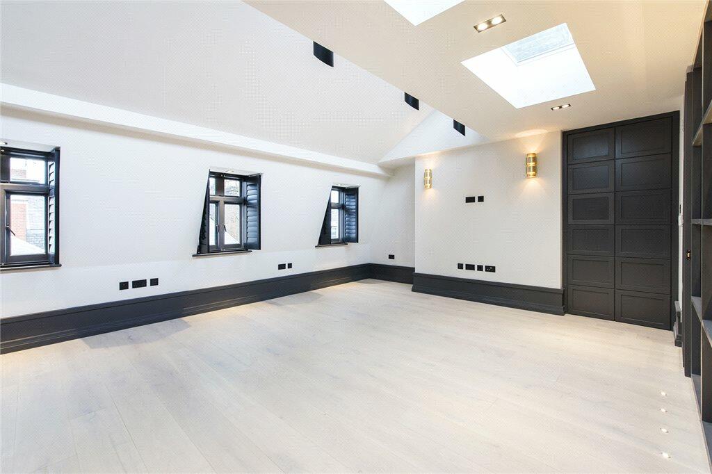 3 bedroom apartment for rent in King Street, Covent Garden, WC2E