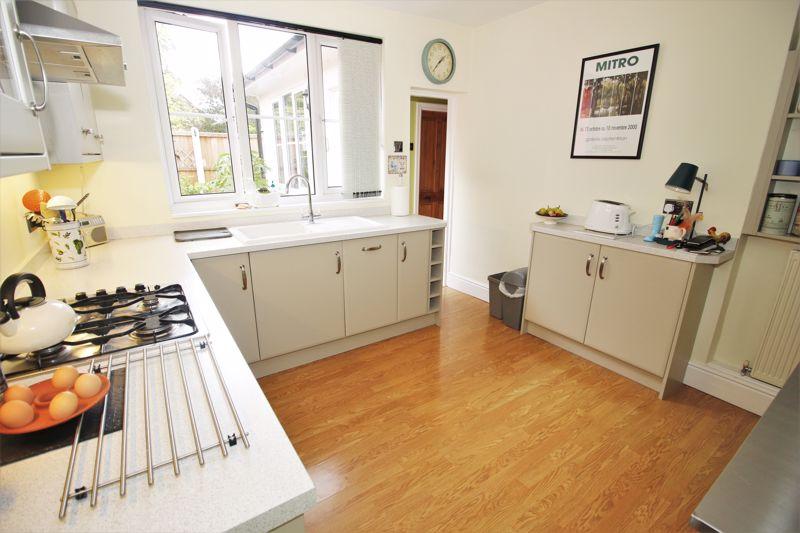 2 bedroom bungalow for sale in Main Road, Radcliffe On Trent, NG12