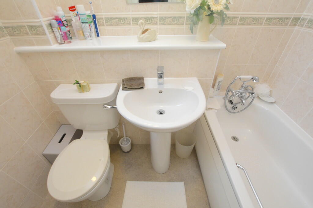 Additional property image - Wolston Court, Cawston, Rugby