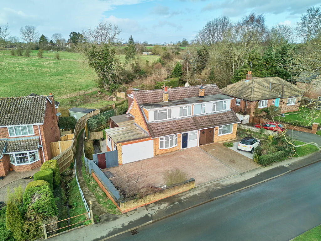 3 bedroom semidetached house for sale in Brookside, Stretton On