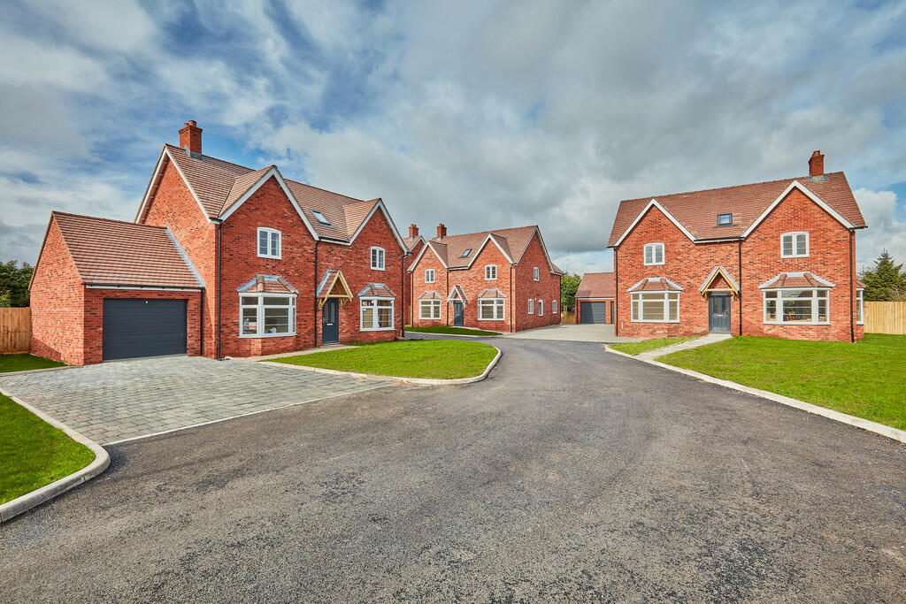 4 bedroom detached house for sale in Coventry Road, Thurlaston, Rugby, CV23