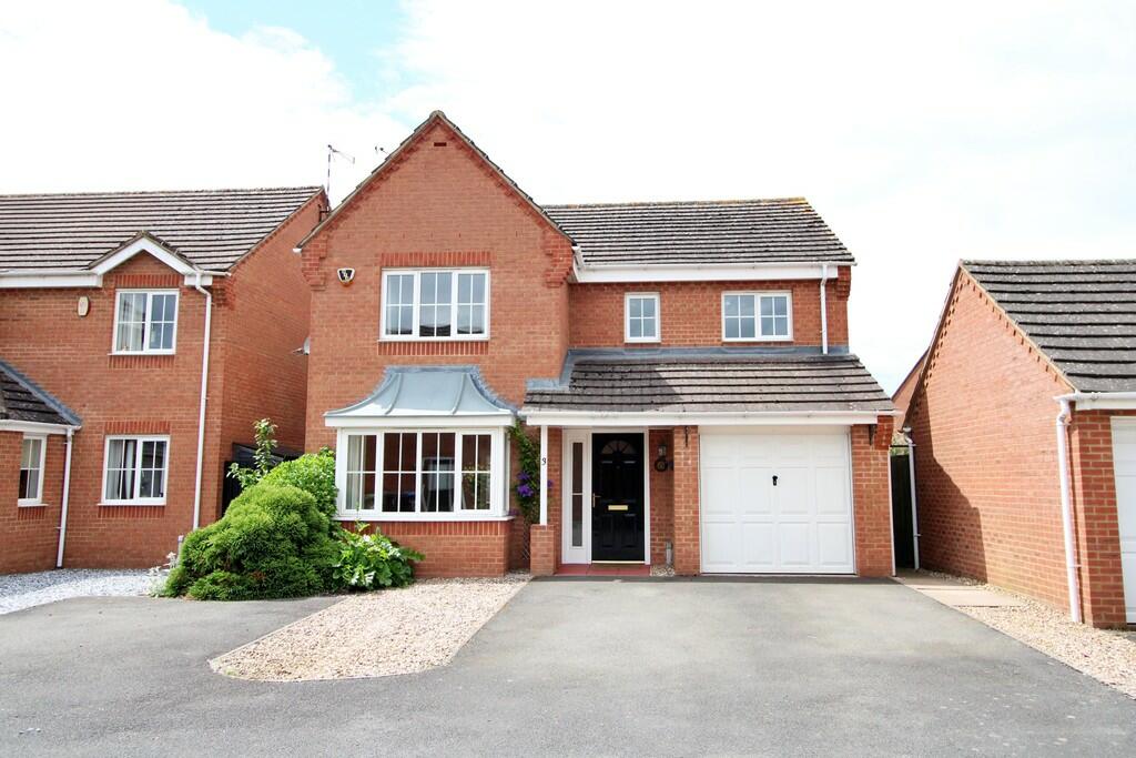 4 bedroom detached house for sale in Calvestone Square, Cawston, CV22