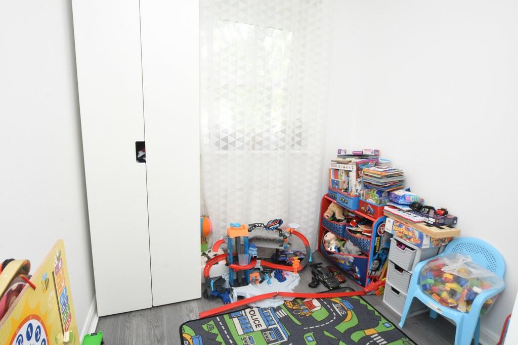 Additional property image - Overbecks Close, Rugby