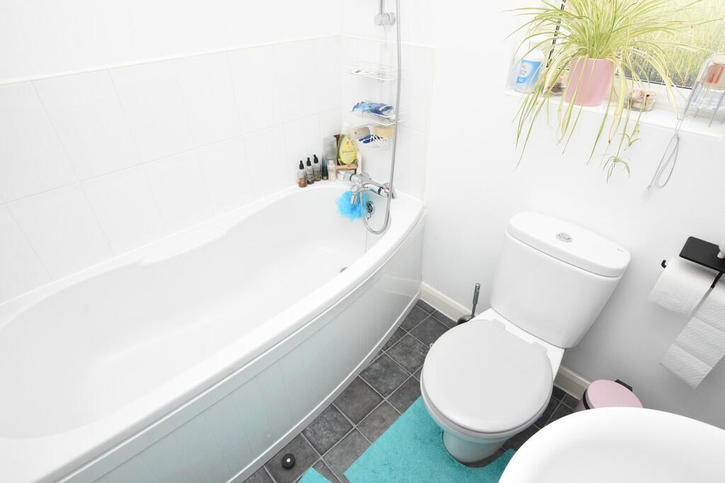 Additional property image - Overbecks Close, Rugby