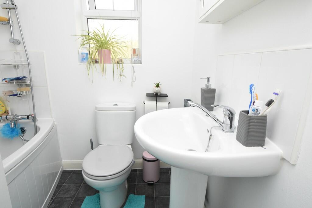 Additional property image - Overbecks Close, Rugby