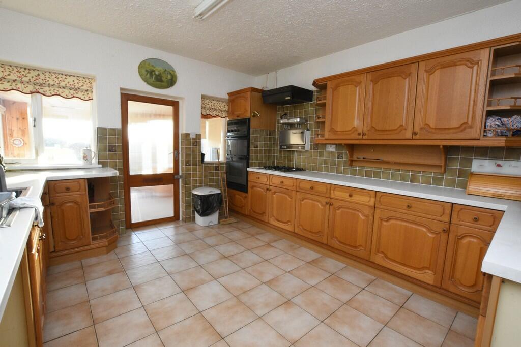 Additional property image - Crick Road, Rugby