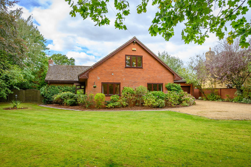 5 bedroom detached house for sale in Dunchurch Road, Rugby, CV22