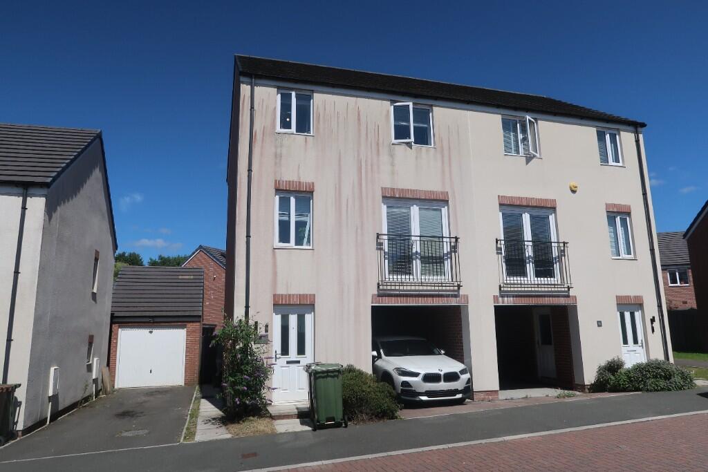 Main image of property: Cae'r Delyn, Oakdale, Blackwood, NP12