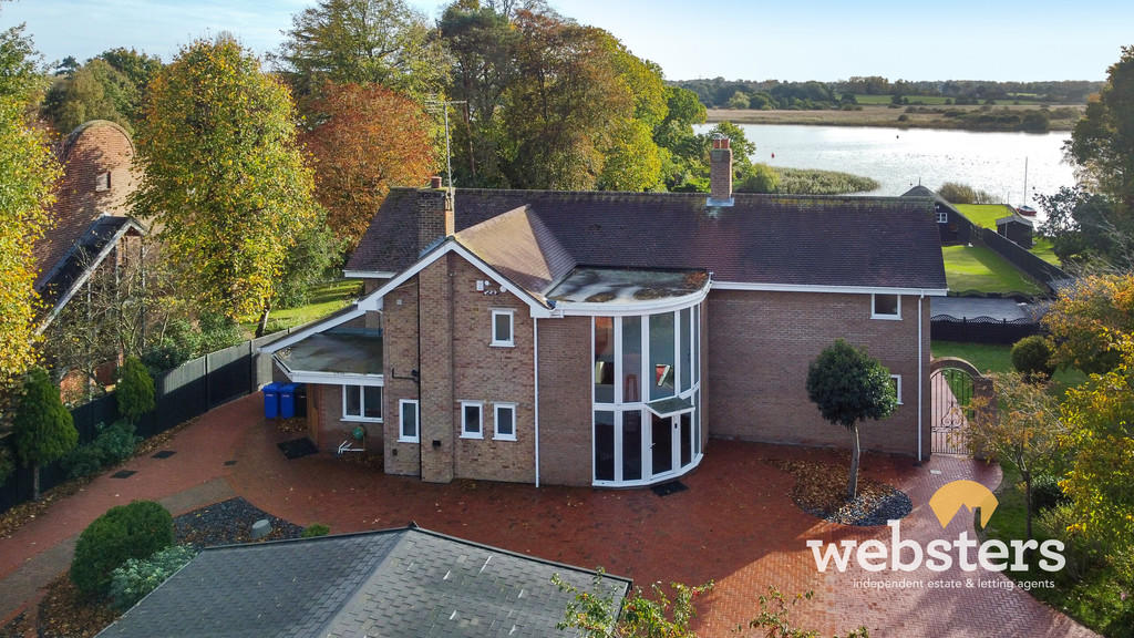 8 bedroom detached house for sale in Borrow Road, Lowestoft NR32
