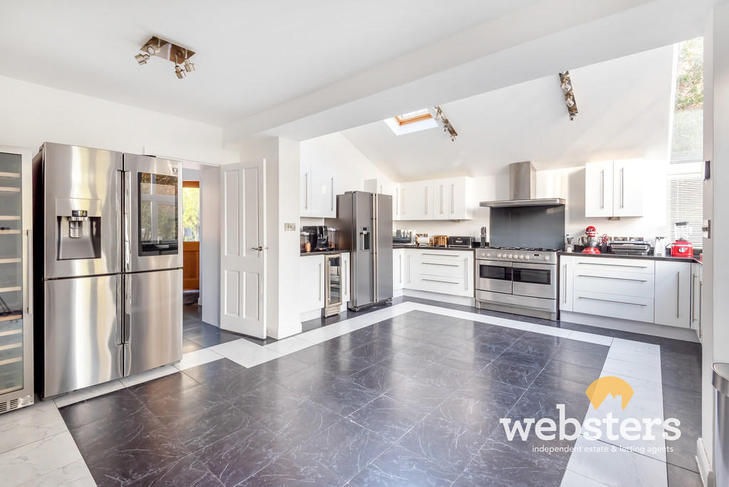 8 bedroom detached house for sale in Borrow Road, Lowestoft NR32