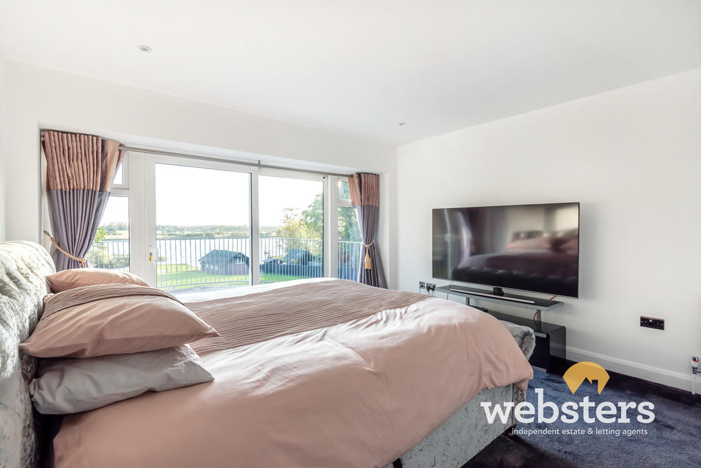 8 bedroom detached house for sale in Borrow Road, Lowestoft NR32