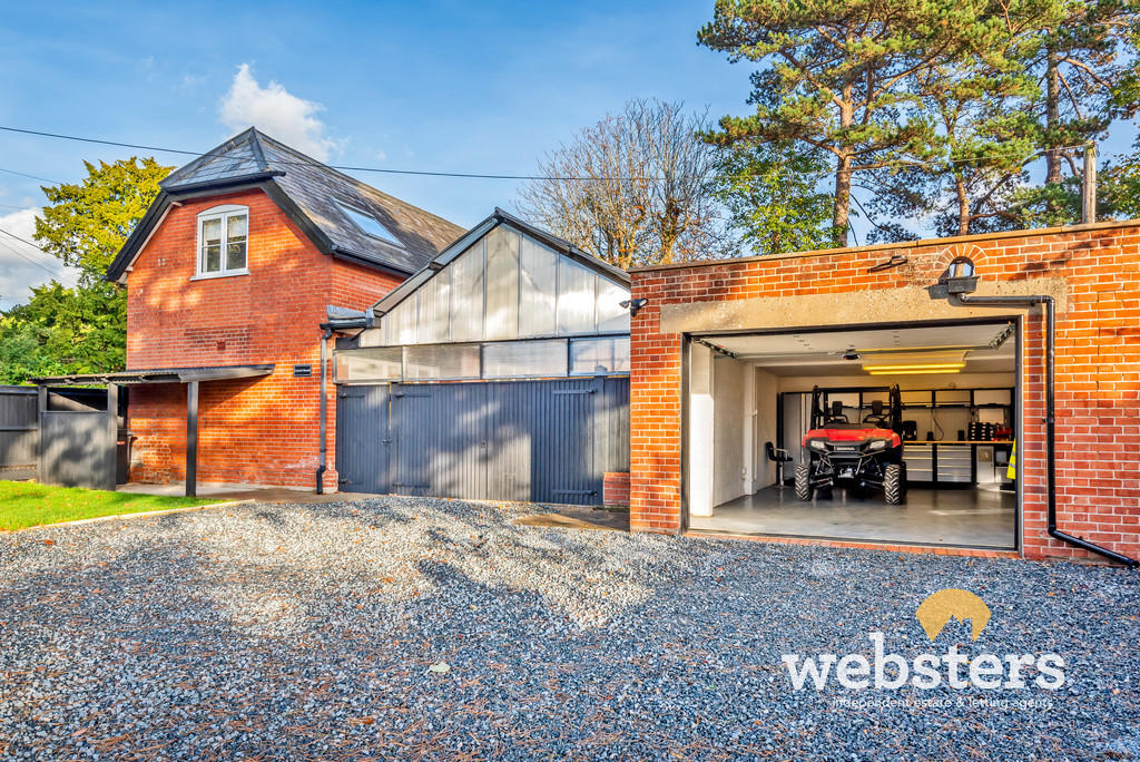 8 bedroom detached house for sale in Borrow Road, Lowestoft NR32