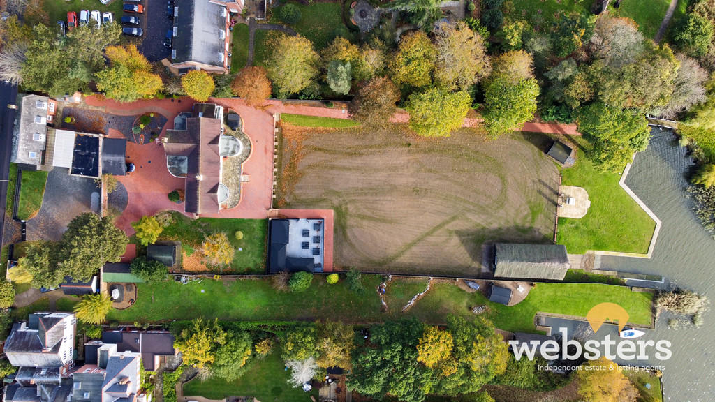 8 bedroom detached house for sale in Borrow Road, Lowestoft NR32