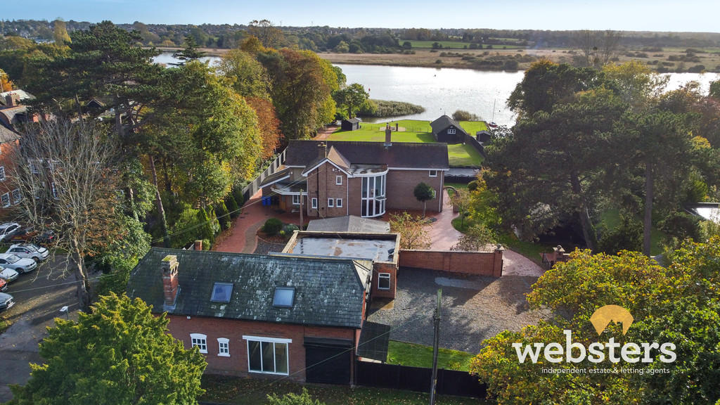 8 bedroom detached house for sale in Borrow Road, Oulton Broad NR32