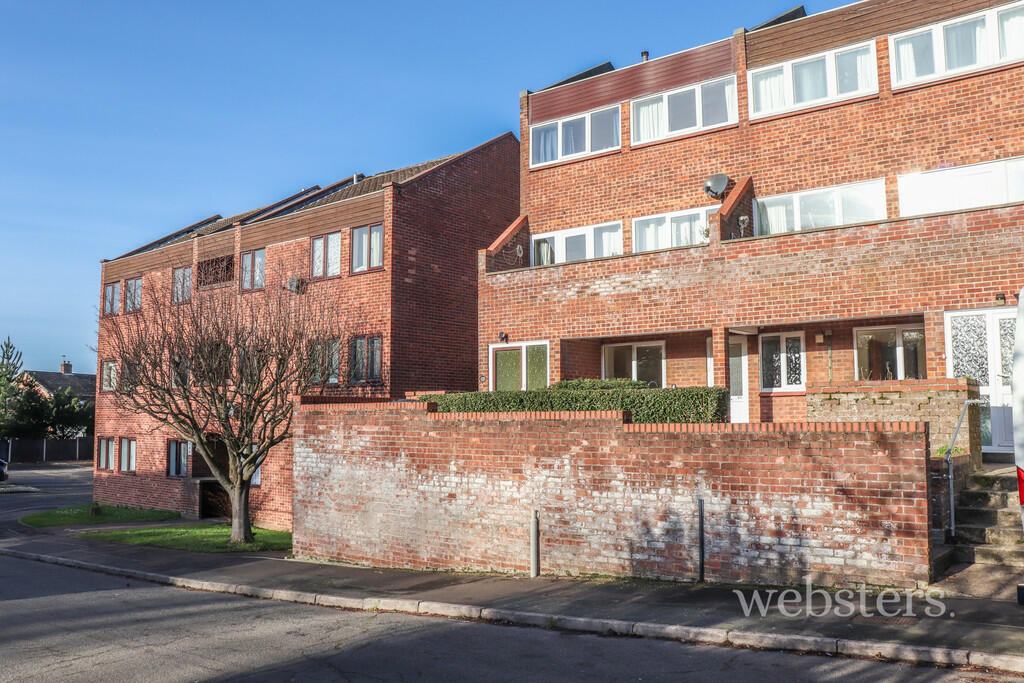 3 bedroom ground floor flat for sale in Templemere, Norwich NR3