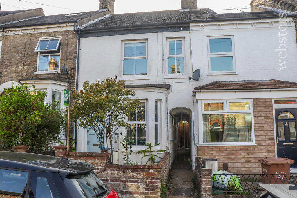 2 bedroom terraced house for sale in Caernarvon Road, Norwich NR2