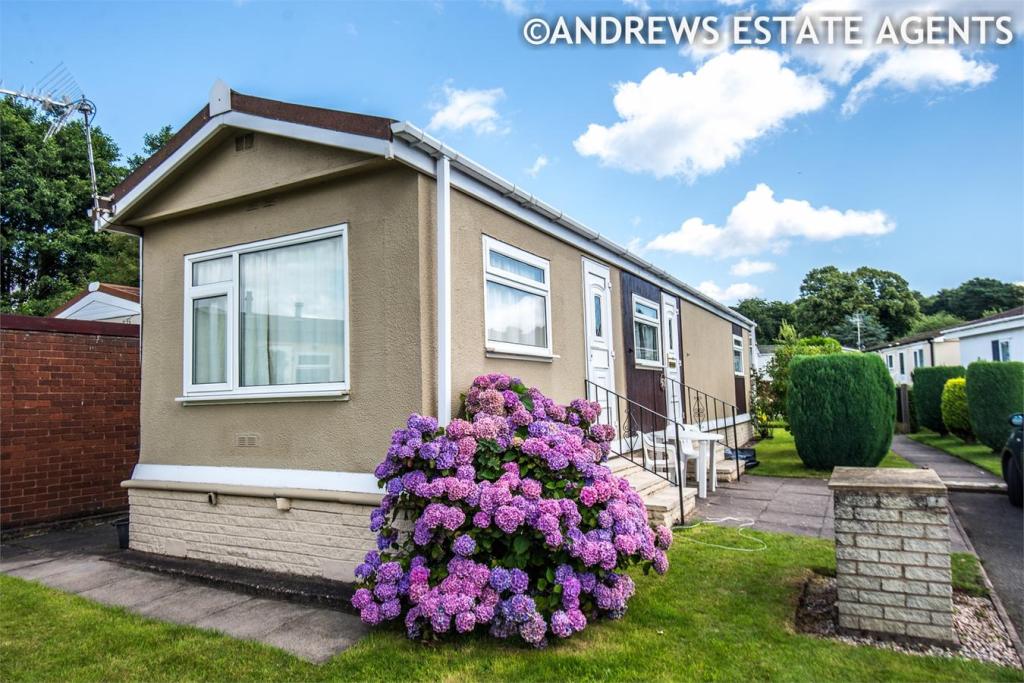 2 bedroom park home for sale in Pinfold Lane, WALSALL, WS9