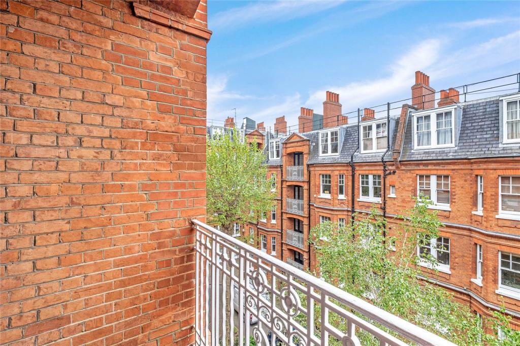 2 bedroom apartment for sale in Elm Park Mansions, Chelsea, London, SW10