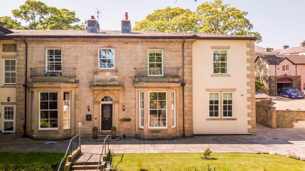 Additional property image - Radford Bank Gardens, Darwen, BB3