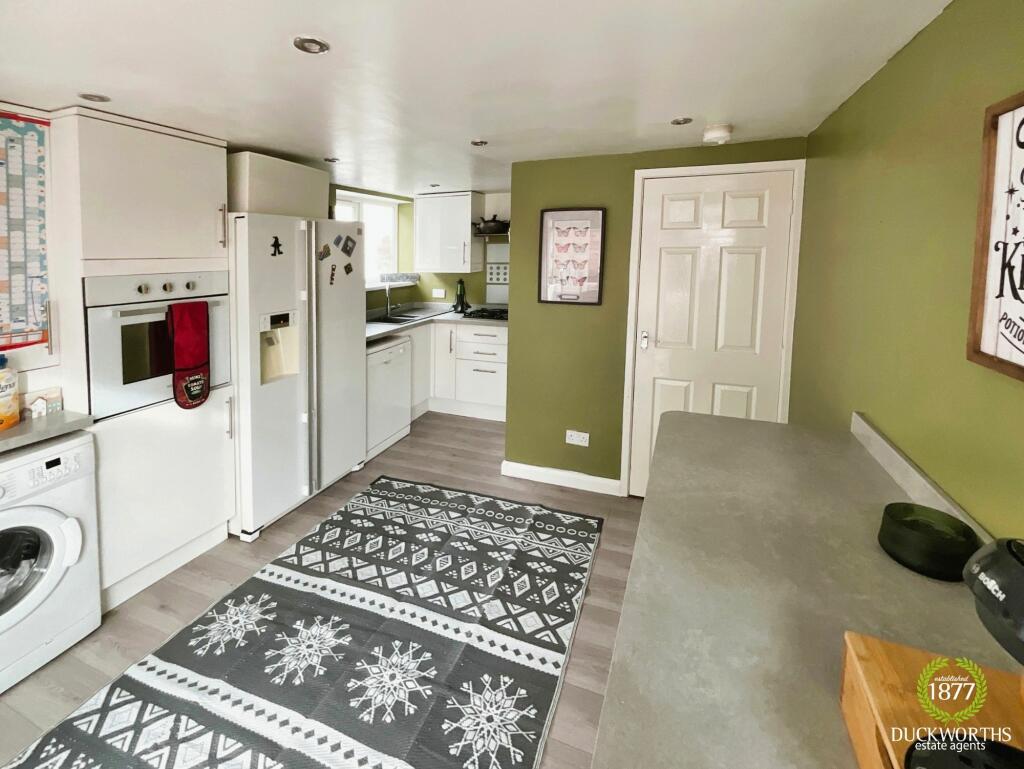 Additional property image - Kingsway, Lower Darwen, BB3