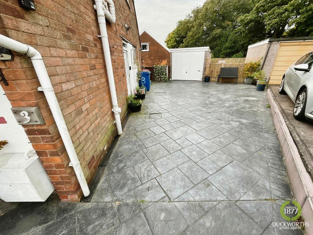 Additional property image - Kingsway, Lower Darwen, BB3
