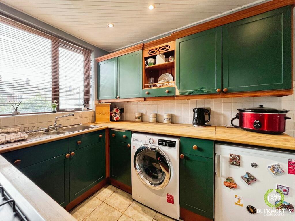 Additional property image - Radfield Avenue, Darwen, BB3