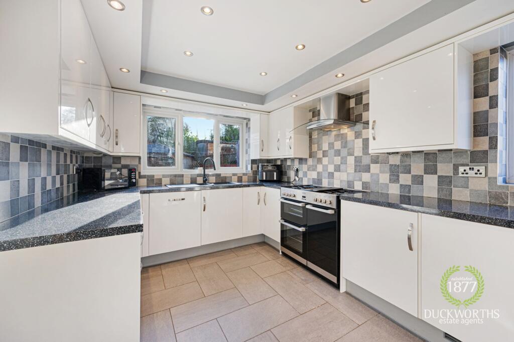 Additional property image - Spire Close, Darwen, BB3