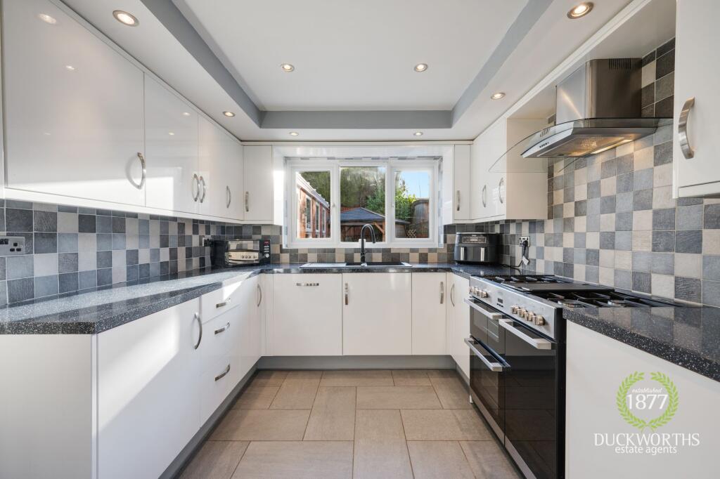 Additional property image - Spire Close, Darwen, BB3
