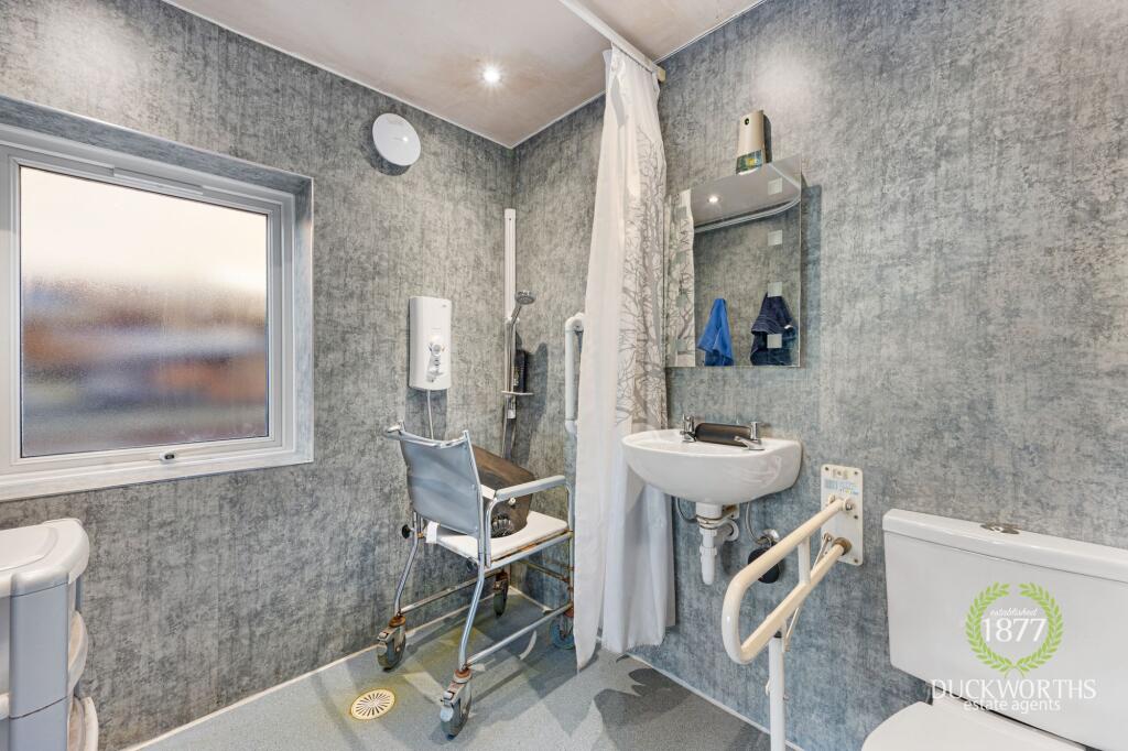 Additional property image - Spire Close, Darwen, BB3