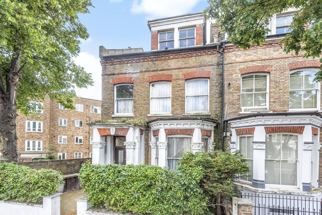 6 bedroom end of terrace house for sale in Gloucester Drive, N4 2LN, N4