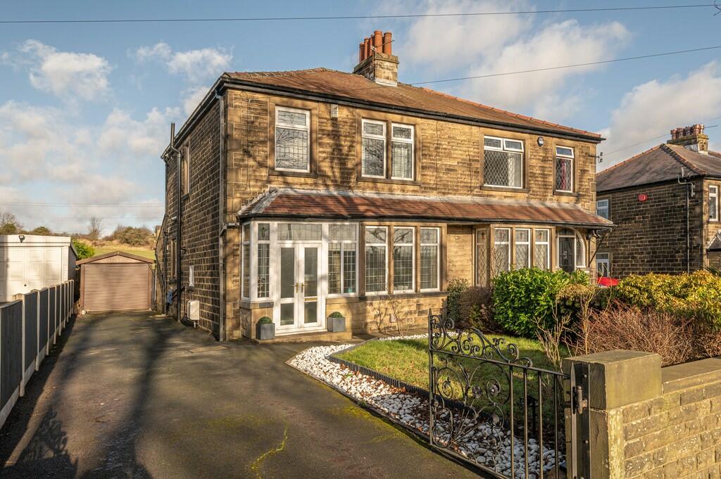 3 bedroom semidetached house for sale in Bradley Road, Bradley, HD2