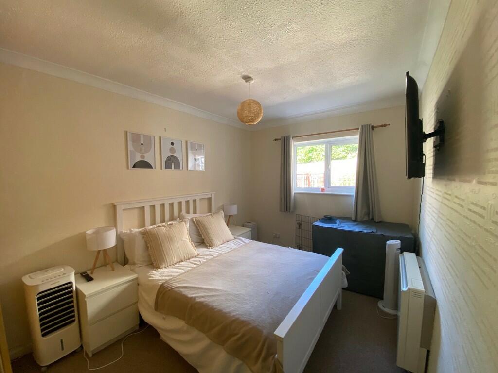 Additional property image - Ashcombe Gardens, Milton