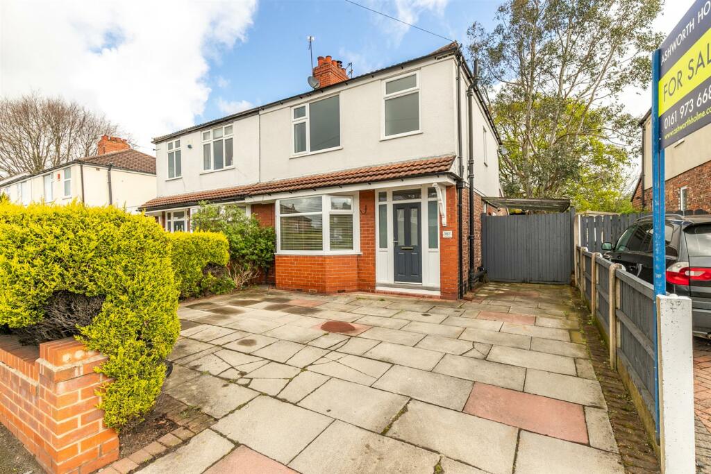 3 bedroom semidetached house for sale in Park Road, Timperley
