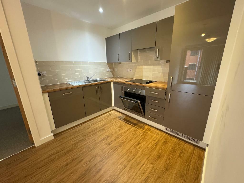 2 bedroom apartment for rent in Stretford Road, Hulme, Manchester, Lancashire, M15 5GF, M15