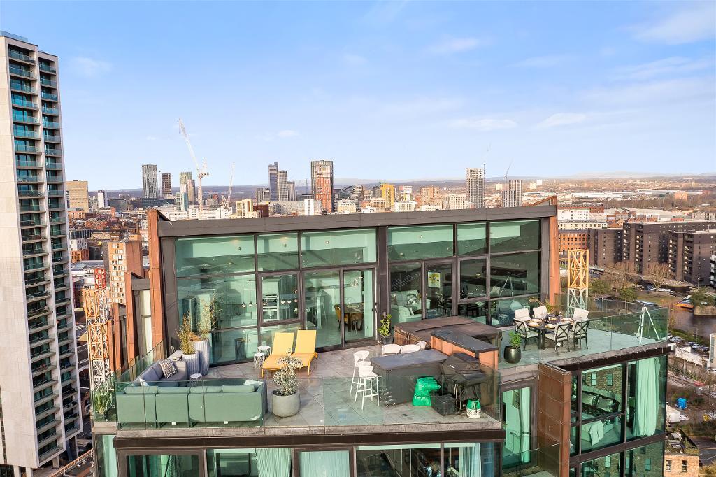 Main image of property: 153 Great Ancoats Street, Manchester, M4 6DT