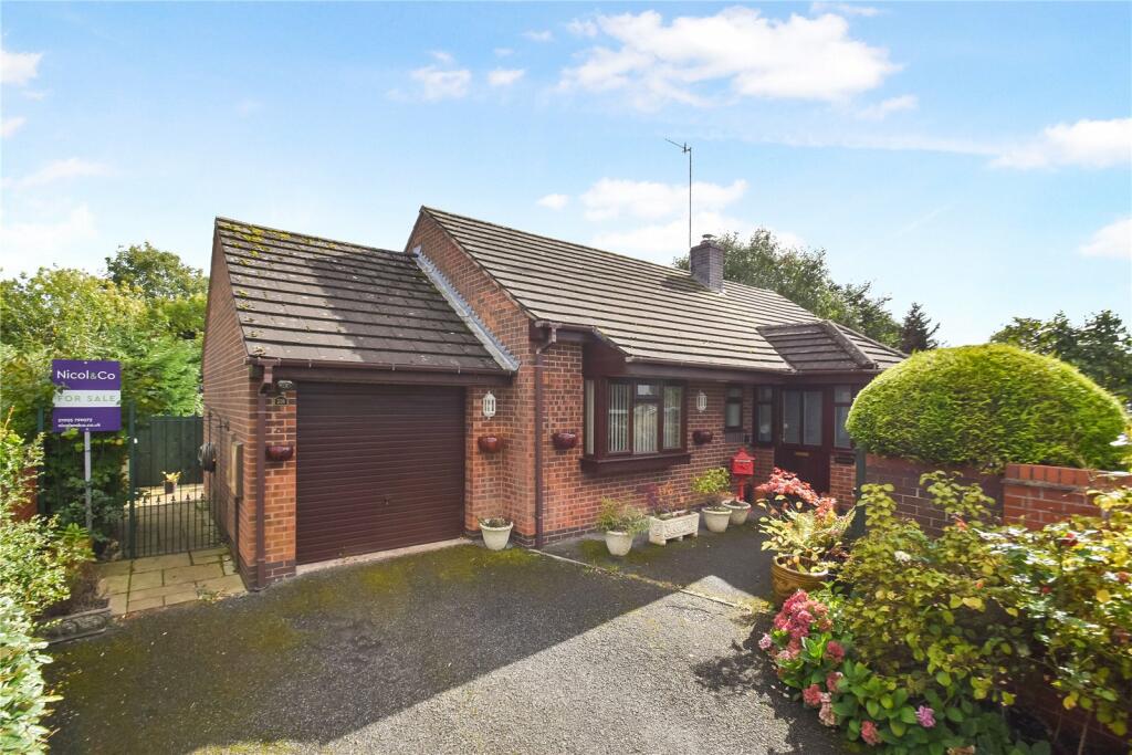 2 bedroom bungalow for sale in Monnow Close, Droitwich Spa