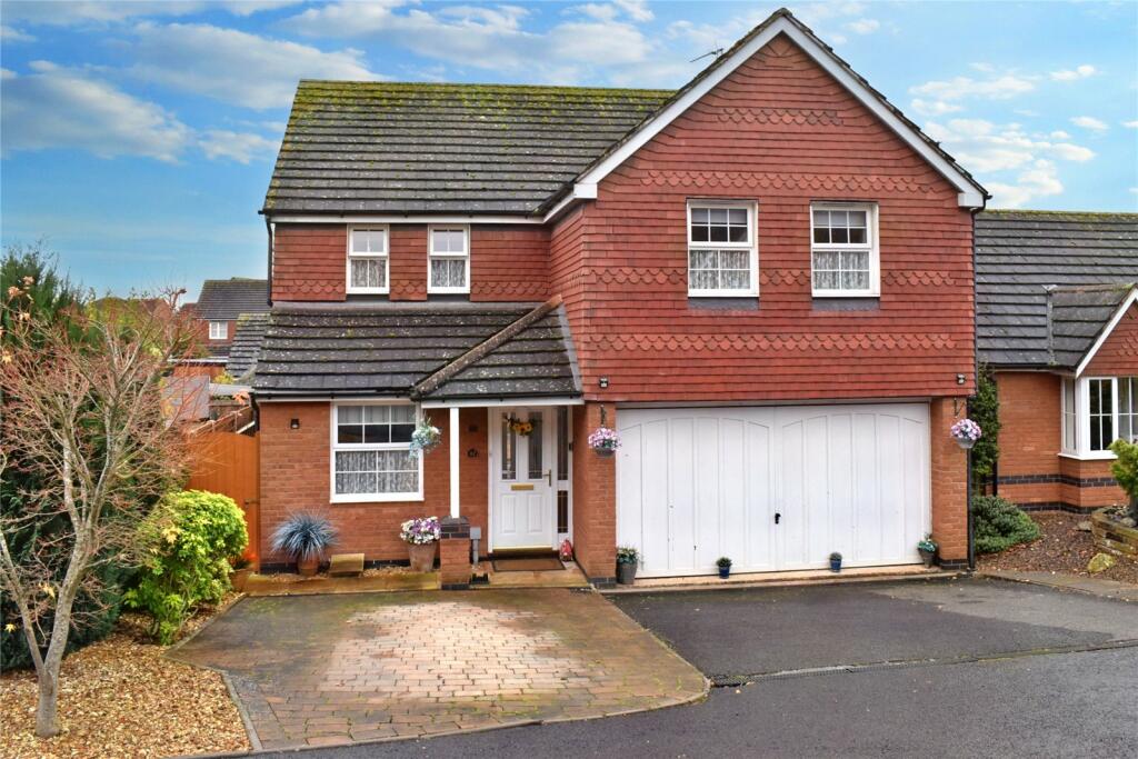 4 bedroom detached house for sale in Rebekah Gardens, Droitwich Spa