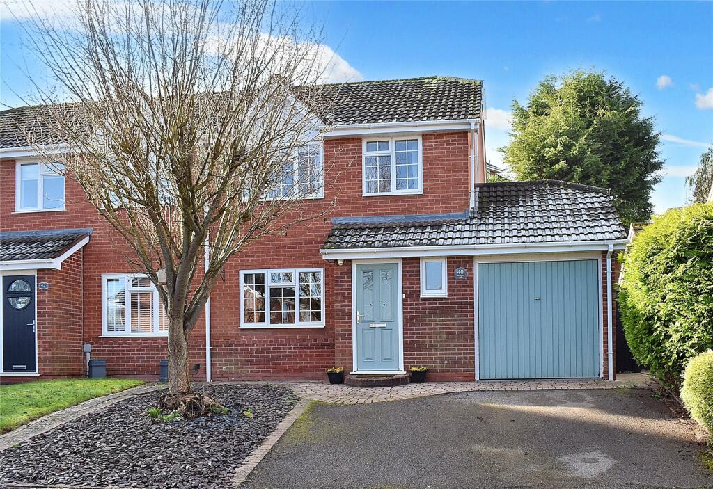3 bedroom semidetached house for sale in Mulberry Tree Hill, Droitwich