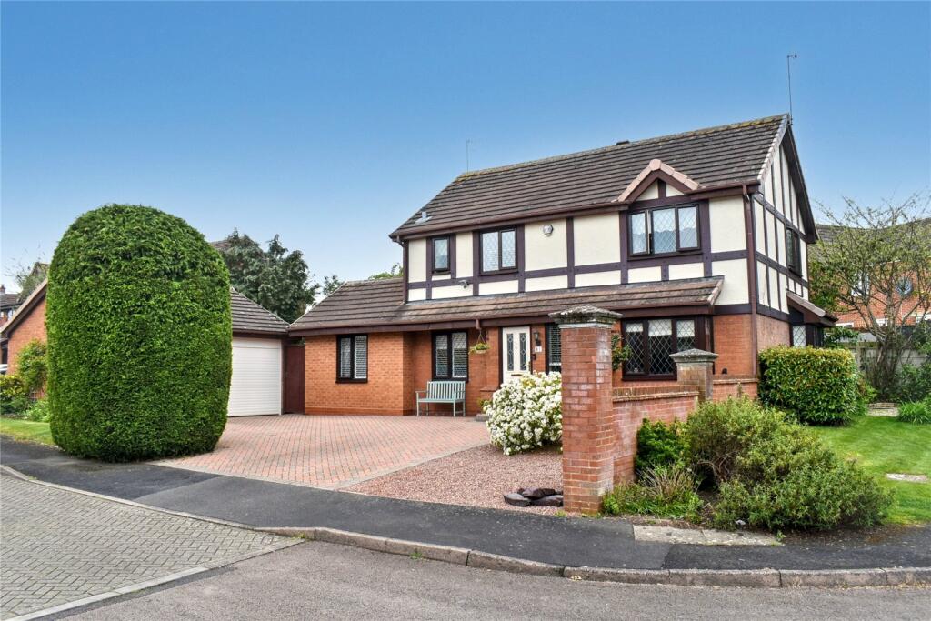 4 bedroom detached house