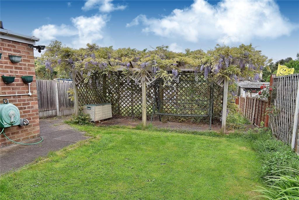 3 bedroom semidetached house in Stalls Farm Road, Droitwich