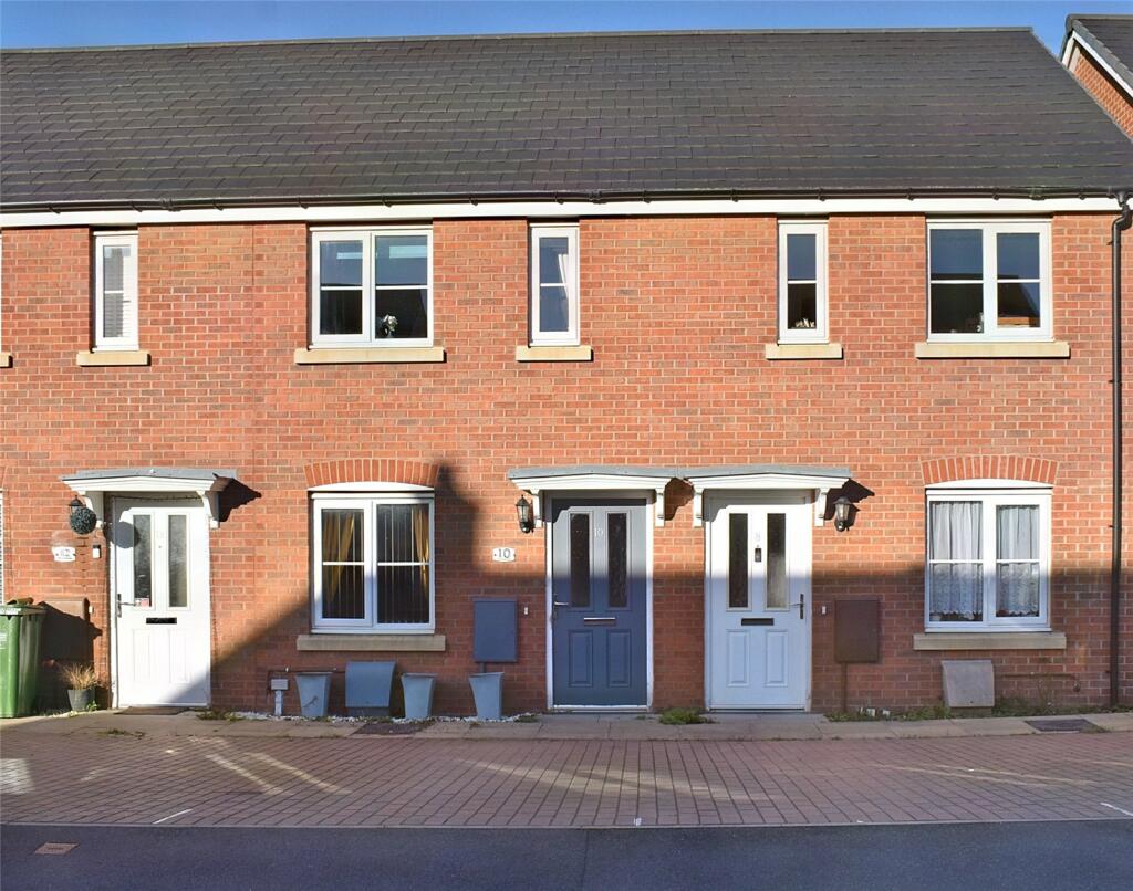 2 bedroom terraced house for sale in Fox Avenue, Droitwich Spa