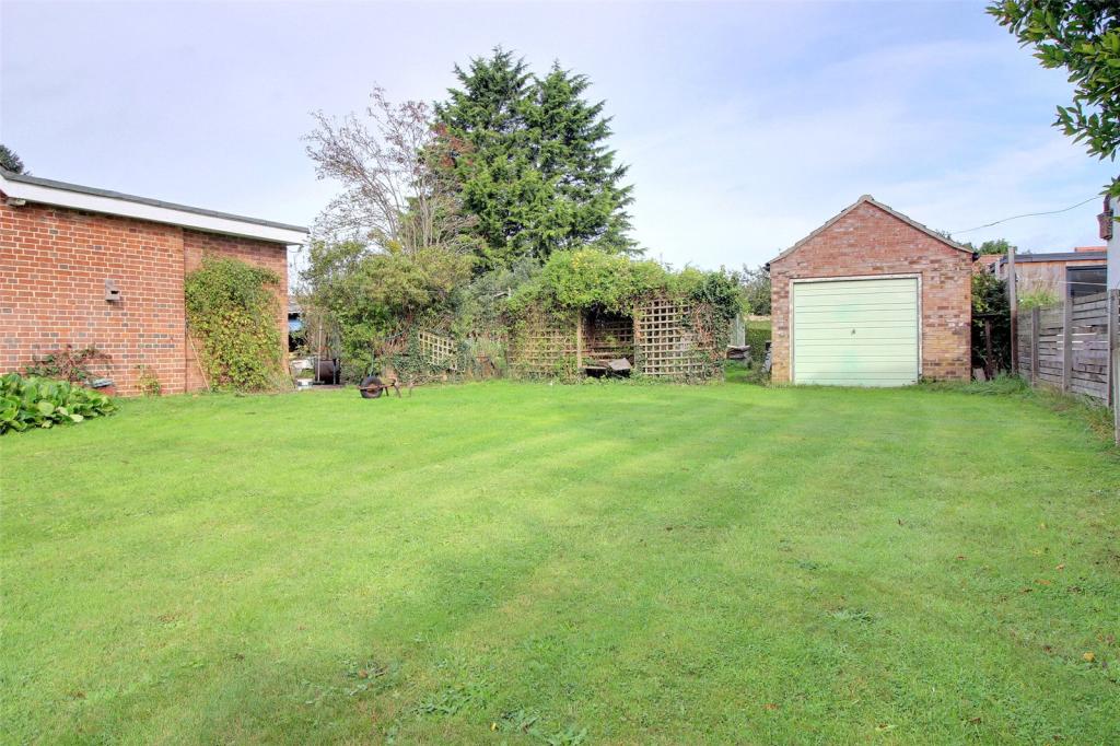 3 bedroom bungalow for sale in Cawston Road, Reepham, Norwich, NR10