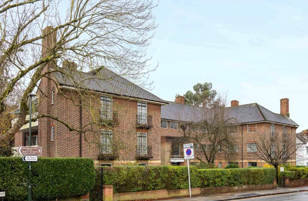 2 bedroom flat for sale in Wellesley Rd, Strawberry Hill, Twickenham , TW2