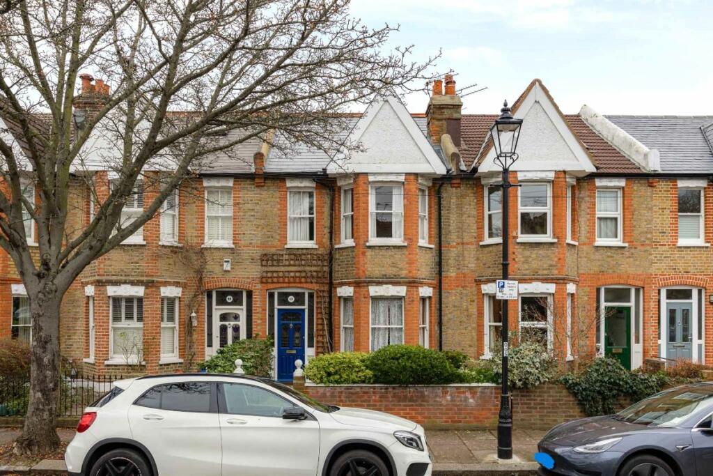 2 bedroom terraced house for sale in Ailsa Avenue, Twickenham, TW1