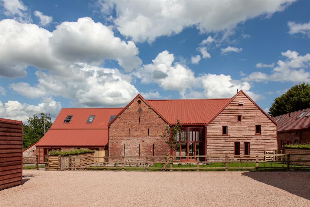 3 bedroom barn conversion for sale in Barn Conversions with use of 2