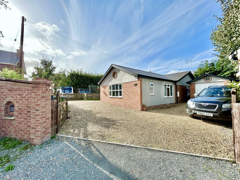4 bedroom detached bungalow for sale in Norton Canon, Hereford, HR4