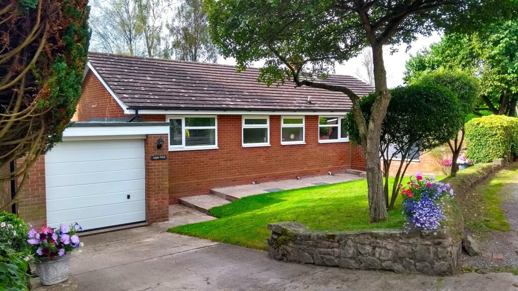 3 bedroom detached bungalow for sale in Little Birch, Hereford ...