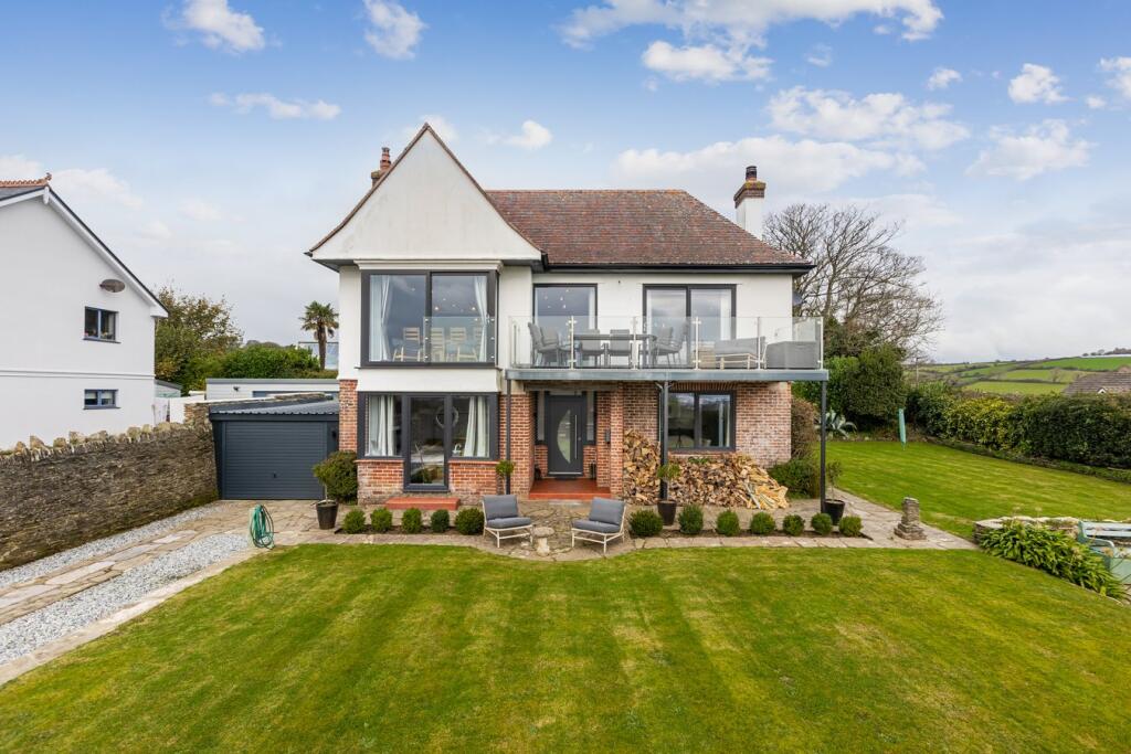 Main image of property: Fore Street, Kingsbridge, TQ7