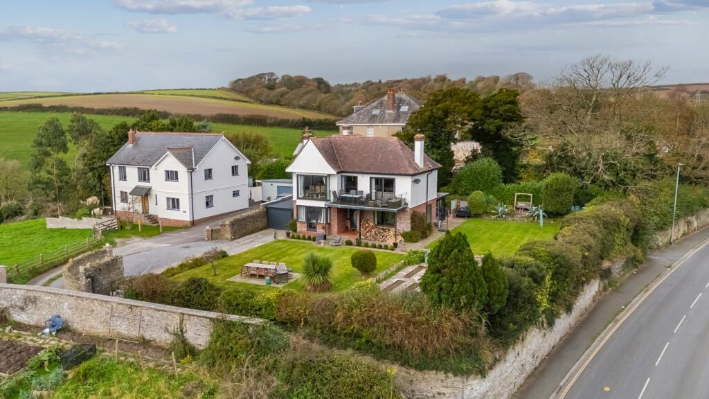 Main image of property: Fore Street, Kingsbridge, TQ7